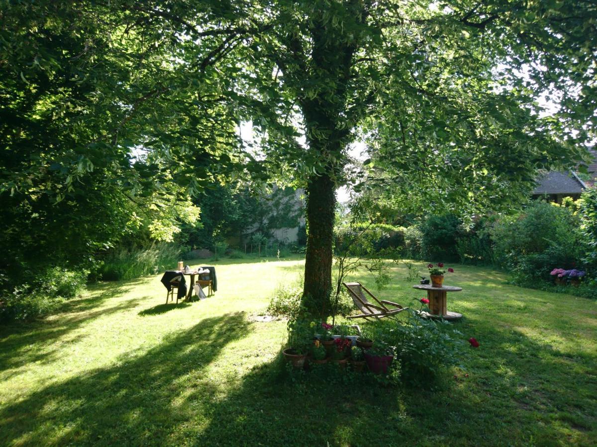 Grange Renovee Et Son Jardin Dans L'avant Pays Savoyard *