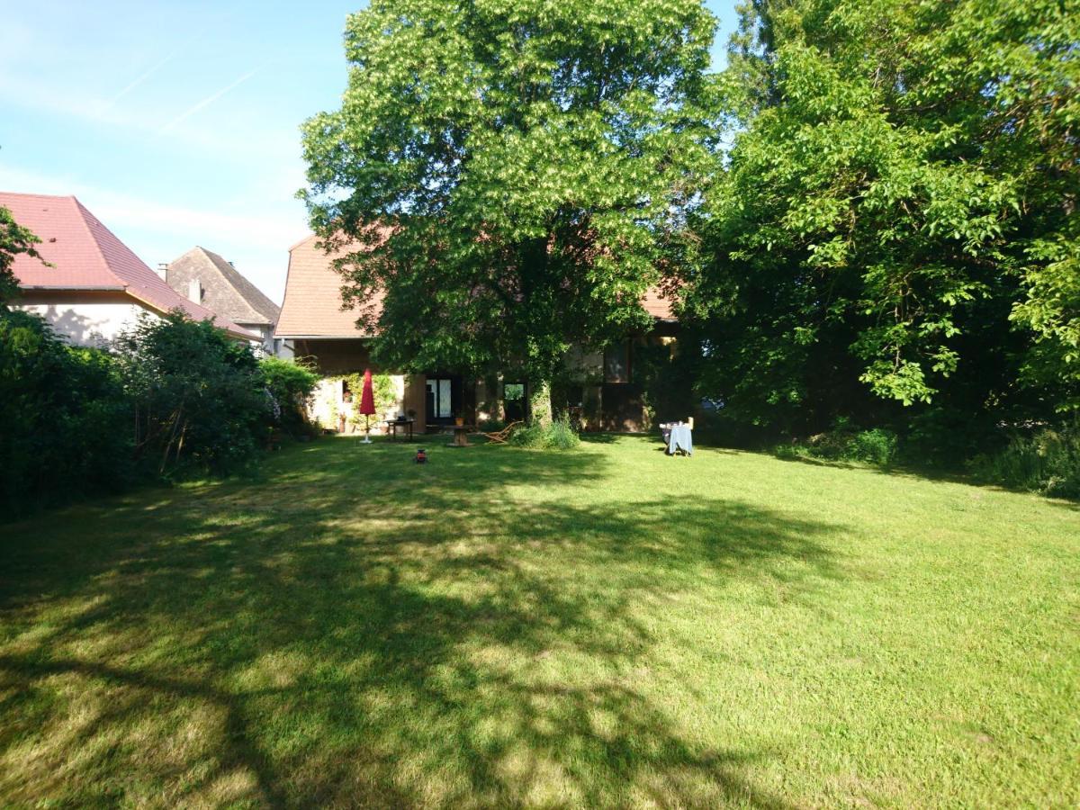 Grange Renovee Et Son Jardin Dans L'avant Pays Savoyard